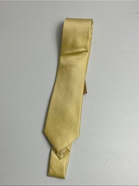 Charles Tyrwhitt Light Yellow Textured Satin Tie